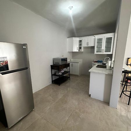 Appartamento The Shelton - Sinclair Montego Bay Esterno foto