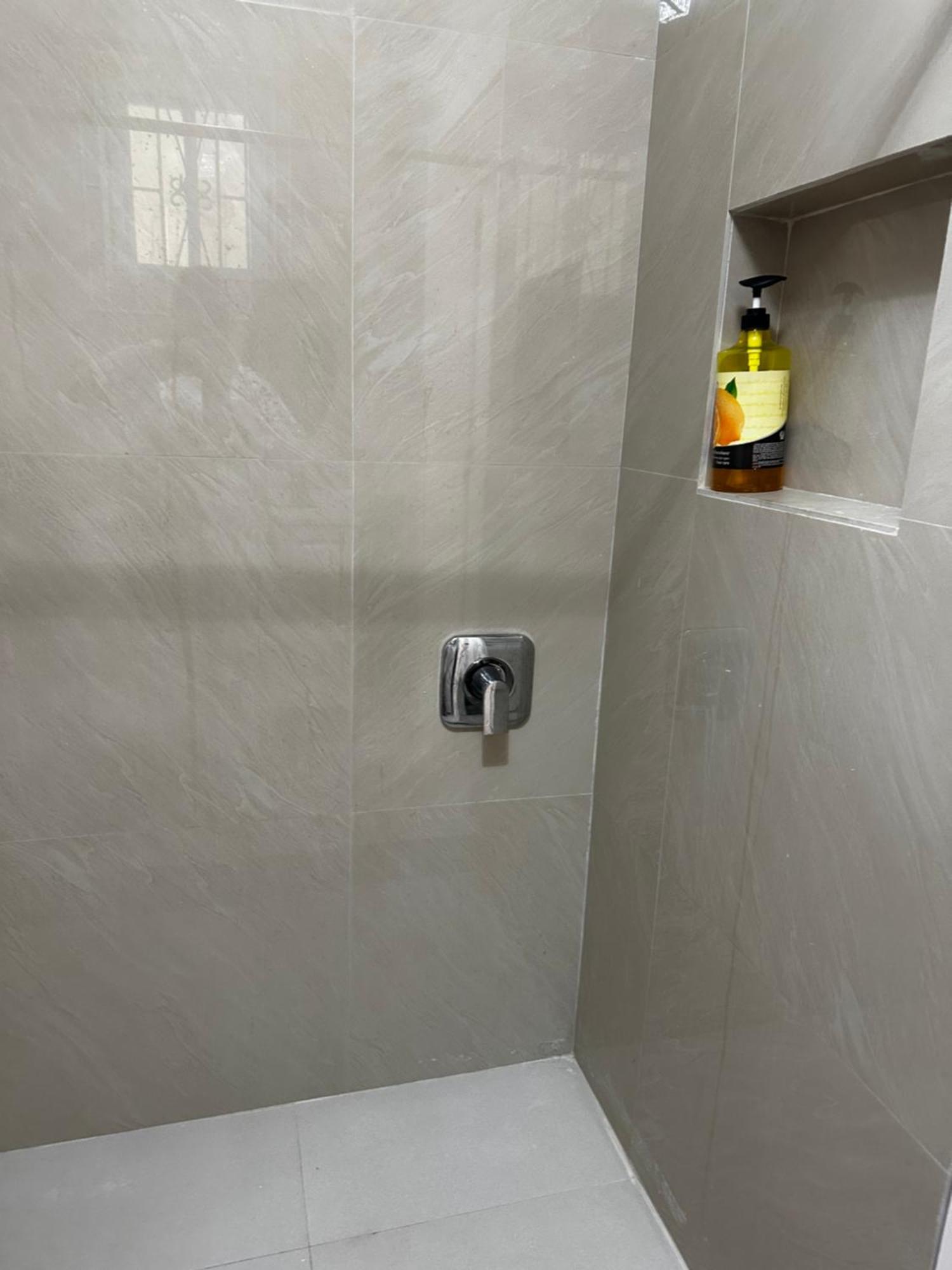 Appartamento The Shelton - Sinclair Montego Bay Esterno foto
