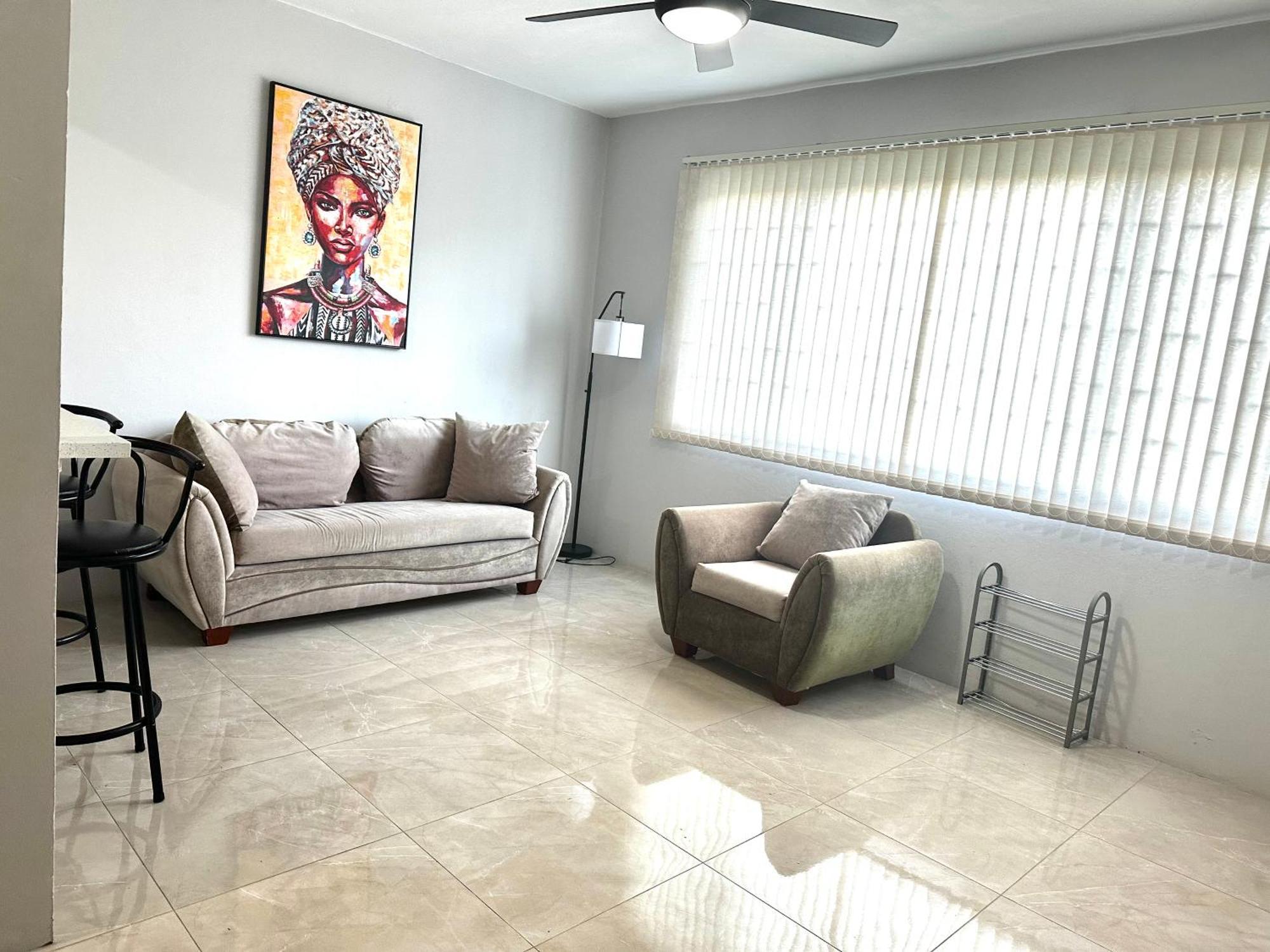 Appartamento The Shelton - Sinclair Montego Bay Esterno foto